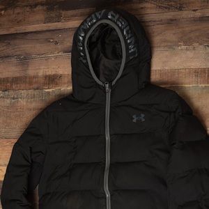 Under armor, black puffer jacket very good condition size large